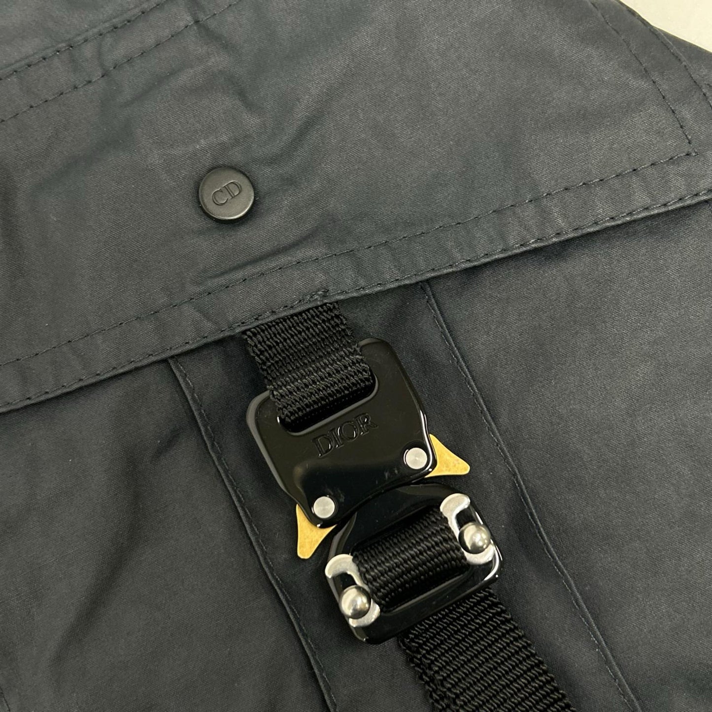 Dior HOMME ディオールオム 293C184A5573 ローラーコースター バックル カーゴ パンツ ニーパッチ ミリタリー コーティングコットン ボトムス