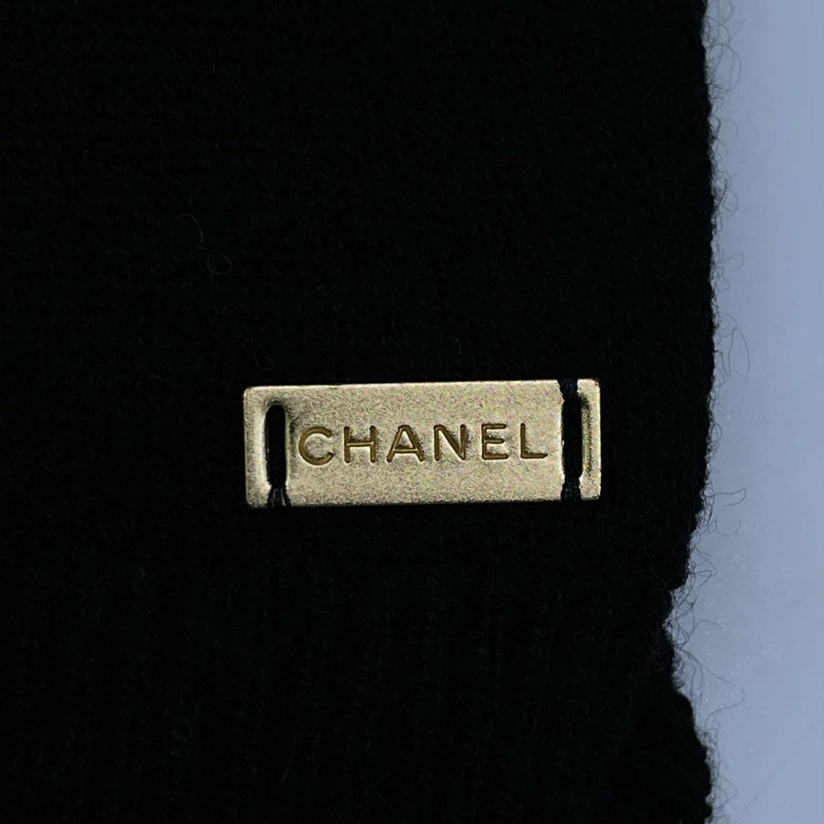 CHANEL シャネル ブラック カシミア65% 裾プレート タートルネックにっと トップス