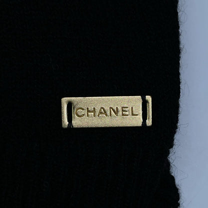 CHANEL シャネル ブラック カシミア65% 裾プレート タートルネックにっと トップス