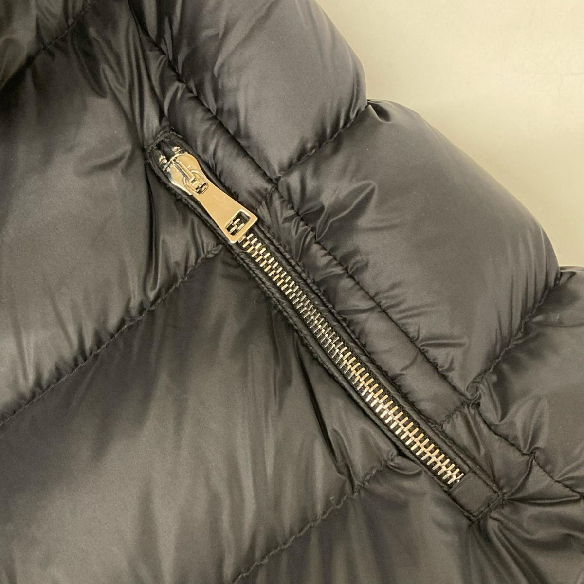 MONCLER モンクレール モンクレール TORCYN ナイロンダウンジャケット 00ブラック ジャケット