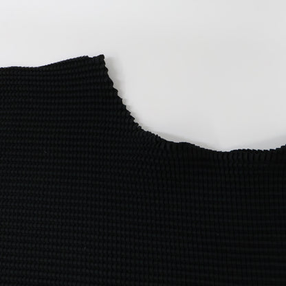 MeISSEYMIYAKE Me ISSEY MIYAKE MI55FK056 Pleated Short-Sleeve Cut-and-Sew Top/Top