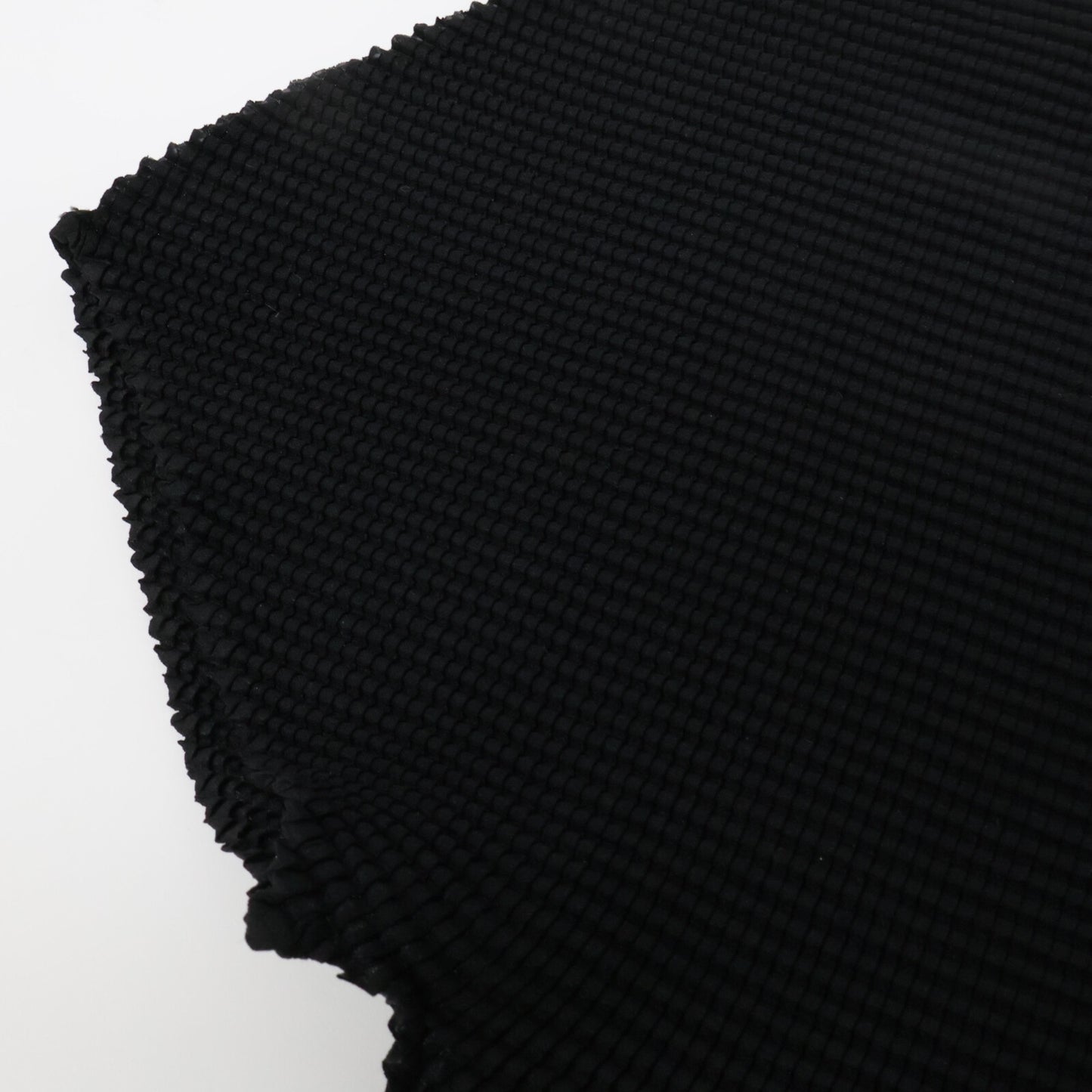 MeISSEYMIYAKE Me ISSEY MIYAKE MI55FK056 Pleated Short-Sleeve Cut-and-Sew Top/Top