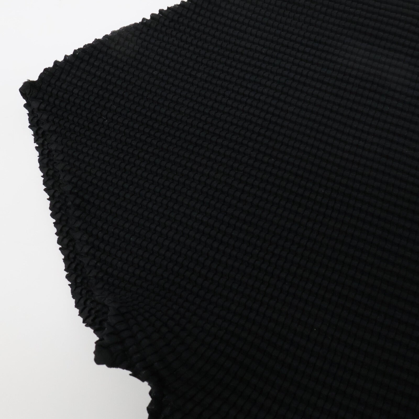MeISSEYMIYAKE Me ISSEY MIYAKE MI55FK056 Pleated Short-Sleeve Cut-and-Sew Top/Top
