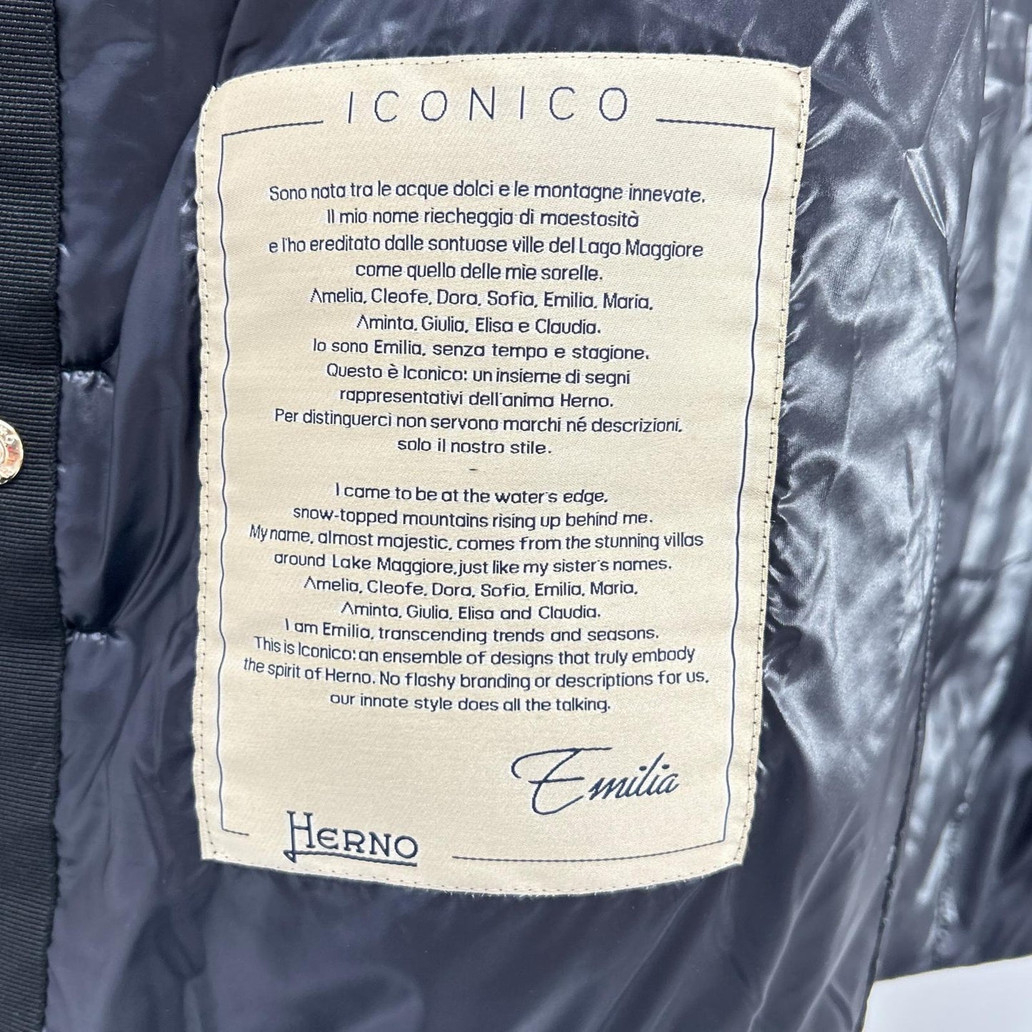 HERNO ヘルノ PI0110DIC ブラック ICONICO EMILIA 半袖 ダウンジャケット ジャケット