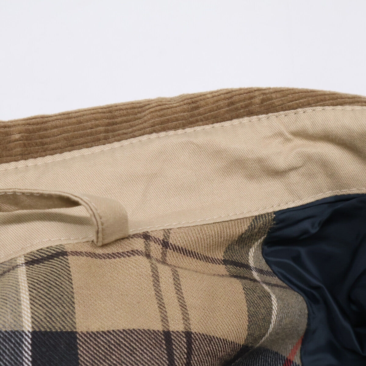 Barbour 巴伯尔 米色 轻质无油外套 大衣