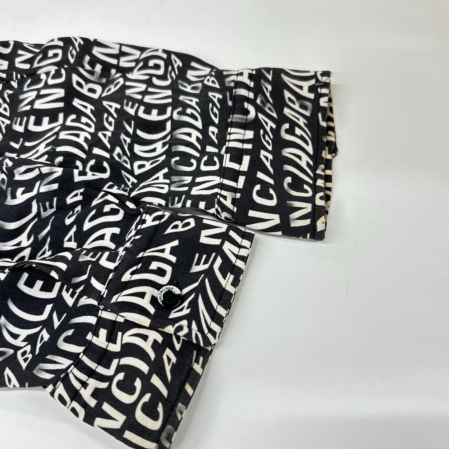BALENCIAGA バレンシアガ 508467 ブラック 総柄ロゴ コットン 長袖シャツ トップス