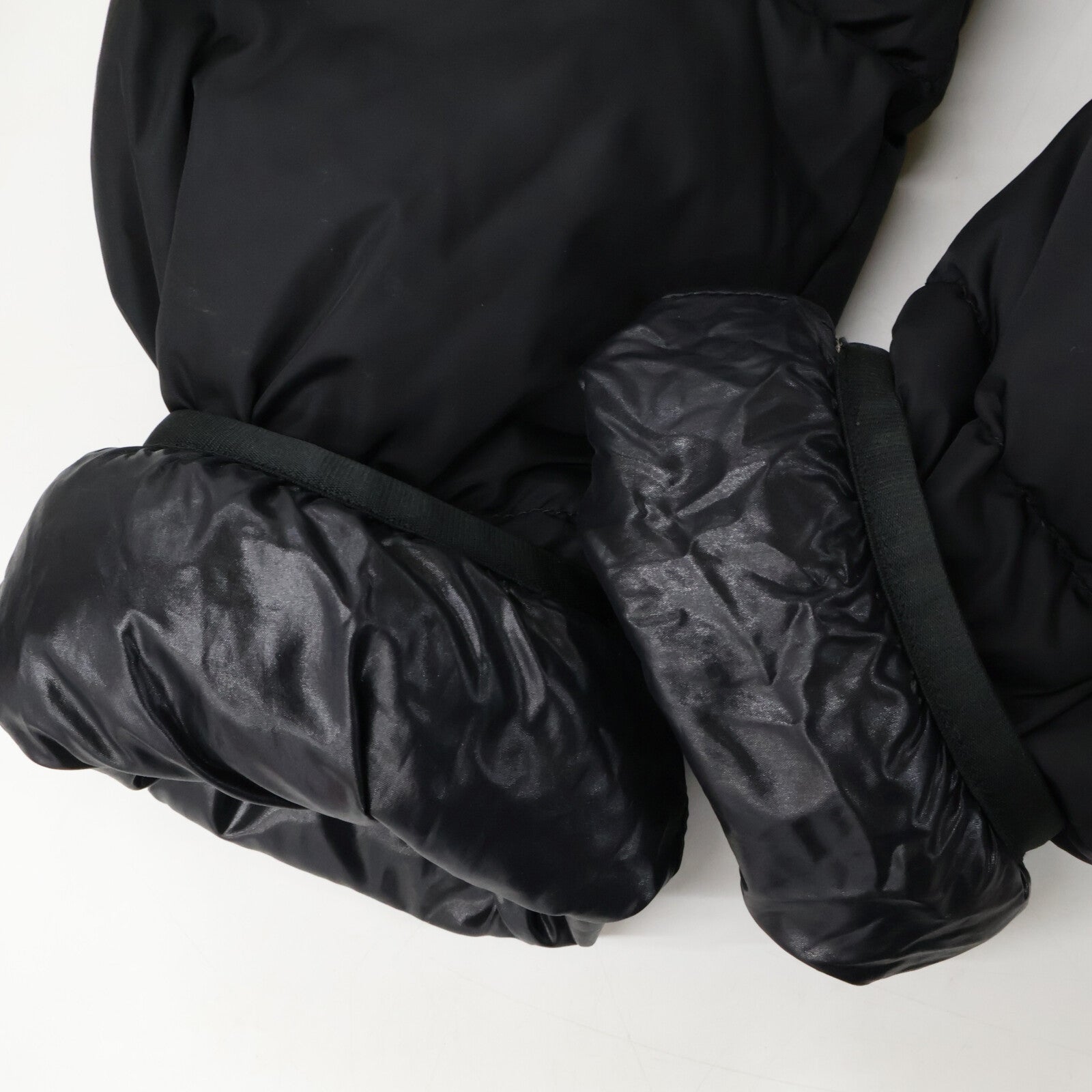MONCLER モンクレール MONTCLA モンクラ 内側ロゴ刺繍グログランテープ フーディダウンジャケット ジャケット