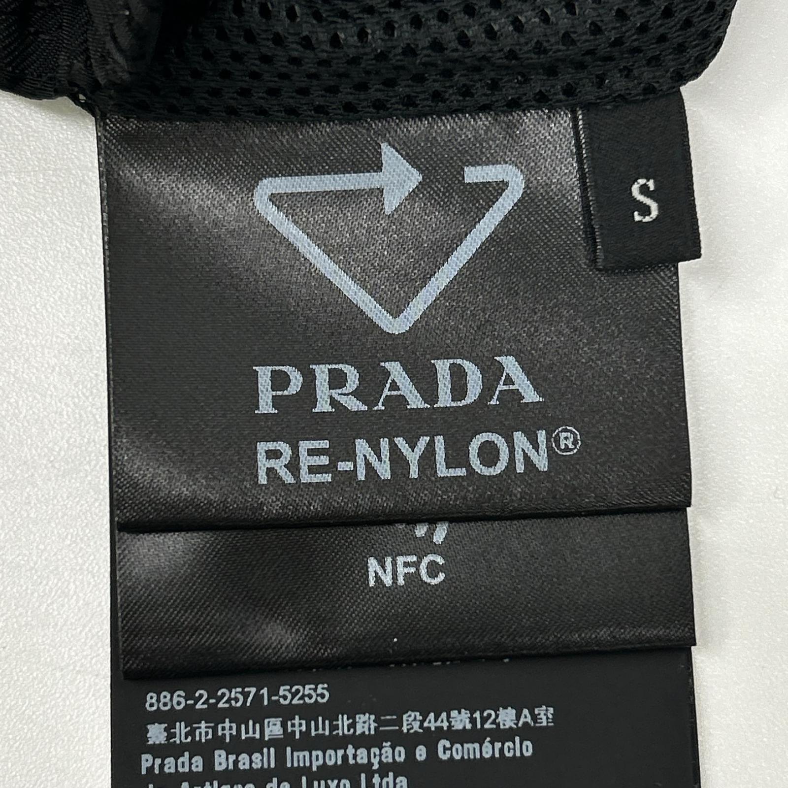 PRADA プラダ 【国内正規】SPH226 S222 11FC RE-NYLON トライアングルロゴプレート ショートパンツ ボトムス