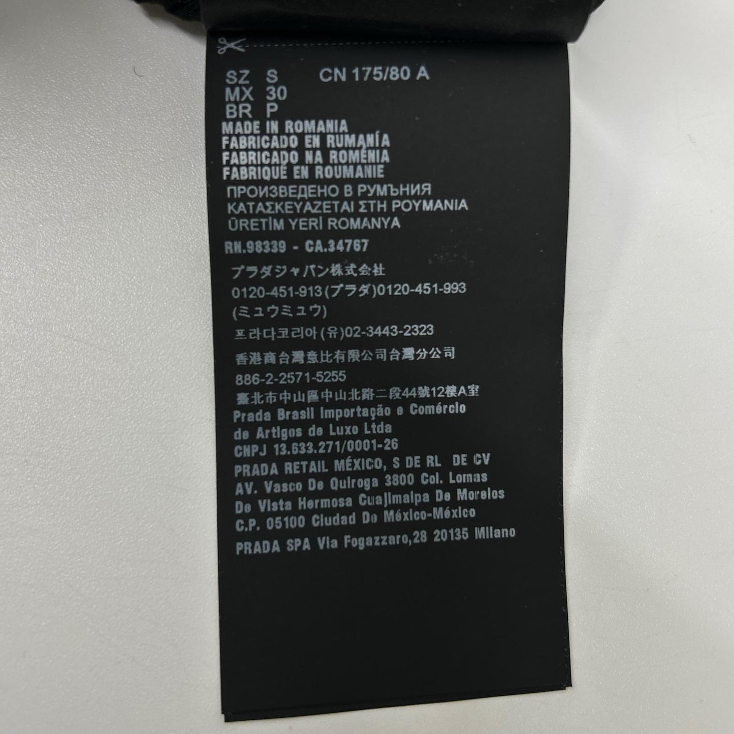 PRADA プラダ 【国内正規】SPH226 S222 11FC RE-NYLON トライアングルロゴプレート ショートパンツ ボトムス