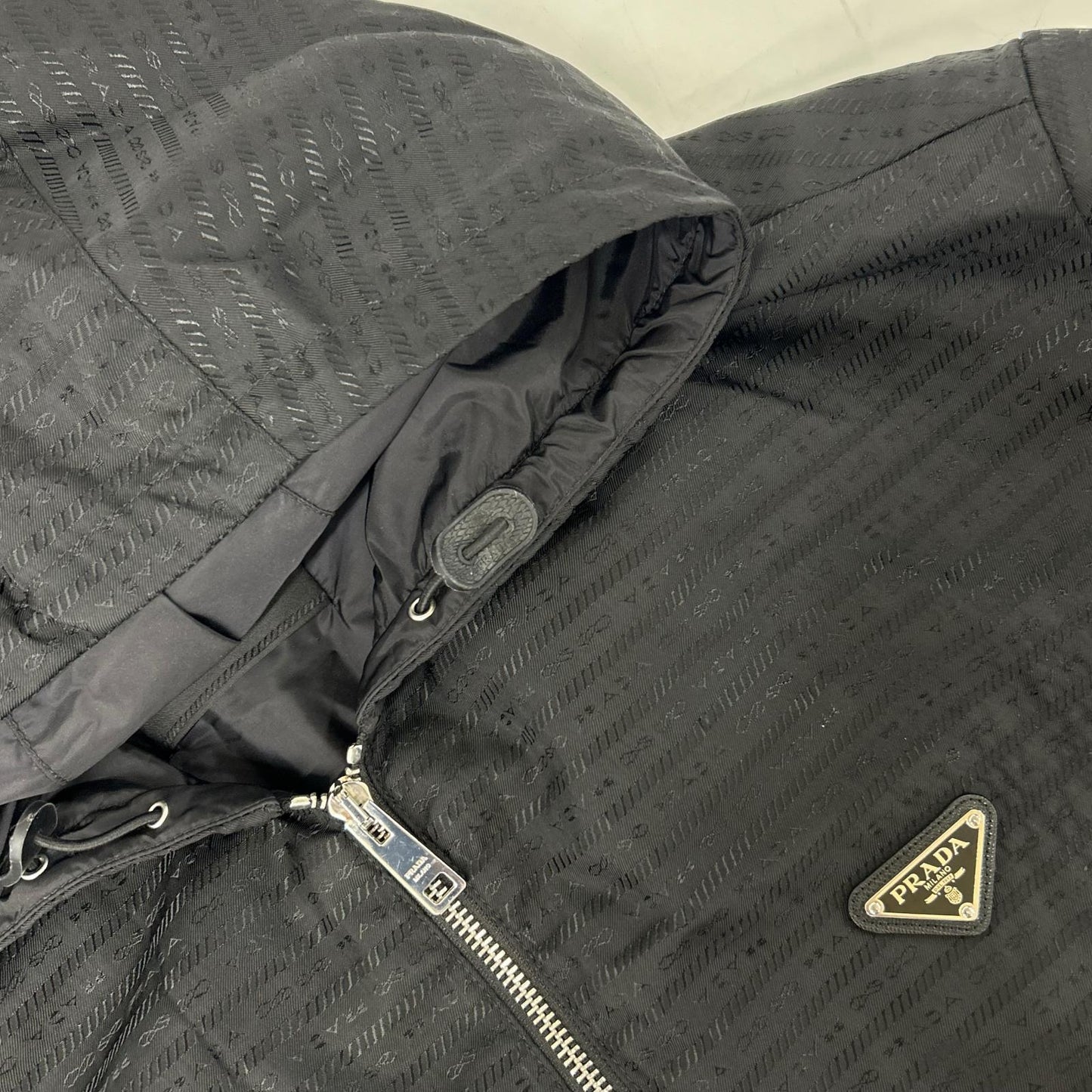 PRADA プラダ 【国内正規】SGC057 S221 11FC RE-NYLON トライアングルロゴプレート ジップアップ フーディジャケット ジャケット