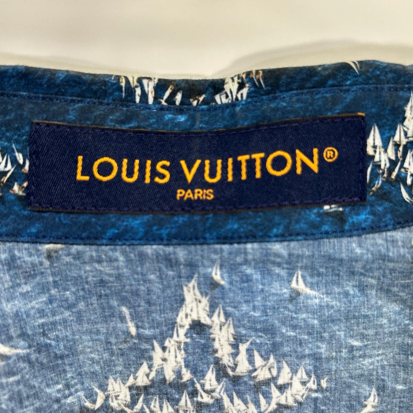 LOUIS VUITTON ルイヴィトン 【美品/国内正規/25年製】1AHVU3/RM252MM UYF HTS04W プリント モノグラム ショートスリーブシャツ トップス