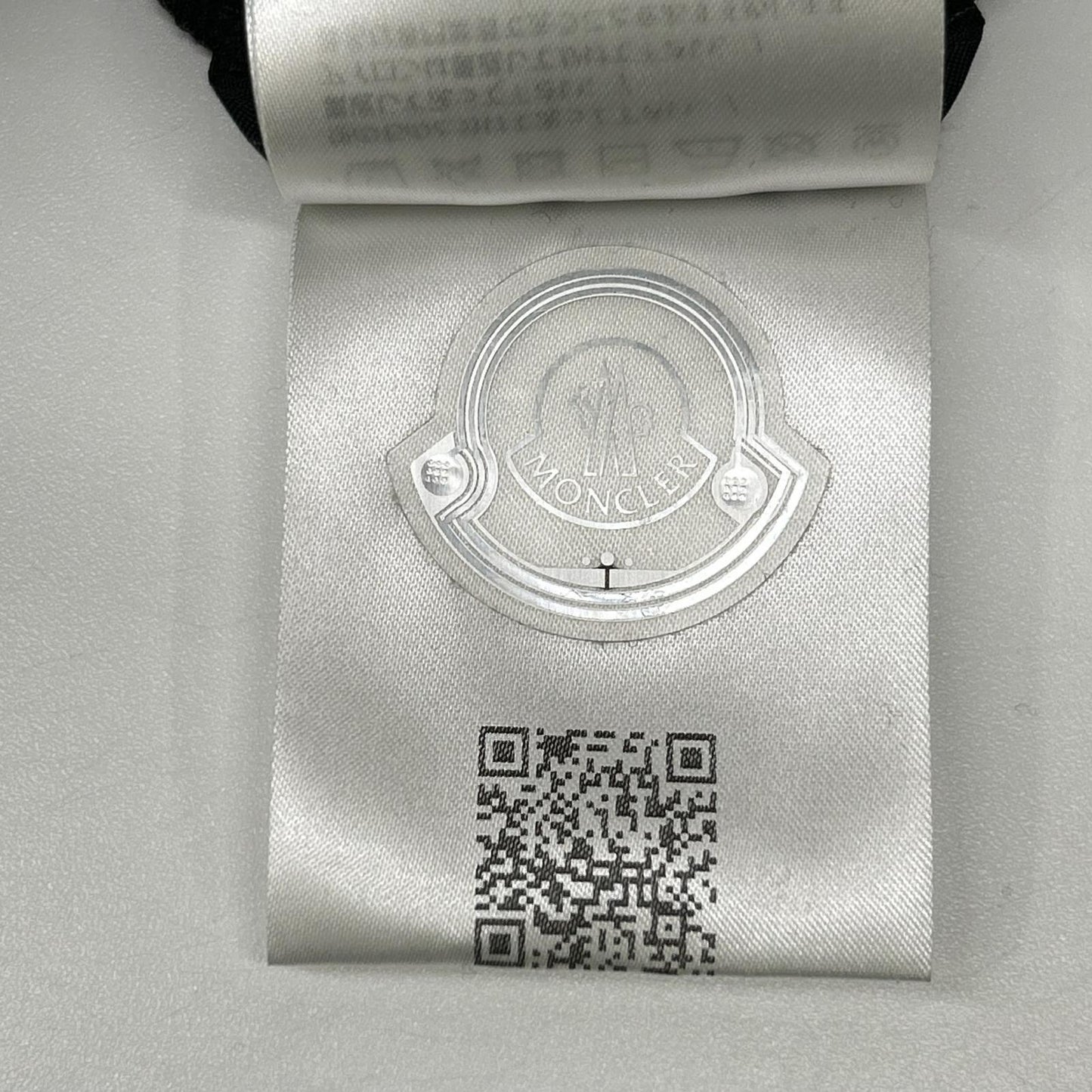 MONCLER モンクレール 【24年製】J20918D00012 LS T-SHIRT バットマン 長袖Tシャツ トップス
