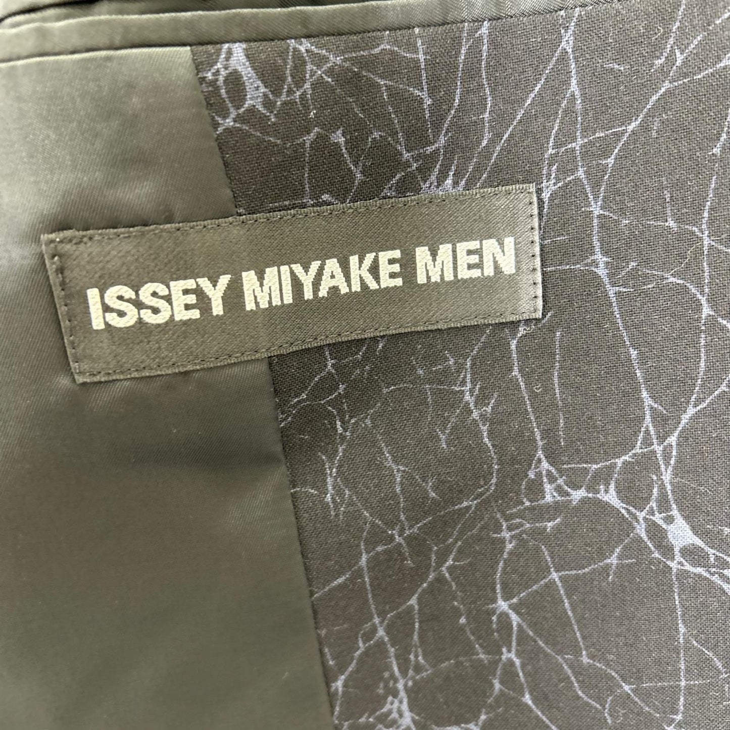 ISSEY MIYAKE MEN イッセイミヤケメン 14AW ME43FD072 ブラック クラック柄 テキスタイル 背抜き テーラードジャケット ジャケット