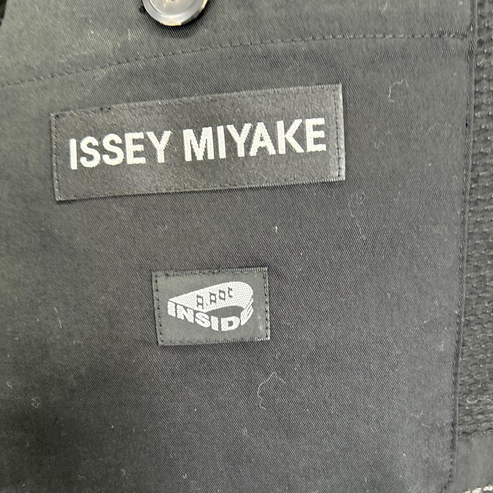 ISSEIMIYAKE A.POC イッセイミヤケエイポック 11AW ME13FD089 ブラック 刺しゅう テーラードジャケット ジャケット