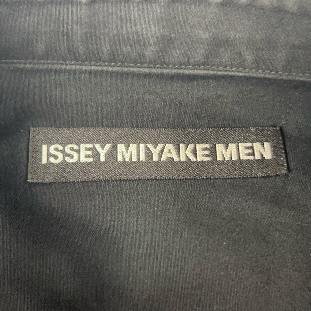 ISSEY MIYAKE MEN イッセイミヤケメン ME23FJ16 ブラック ノーカラー コットン 長袖シャツ トップス