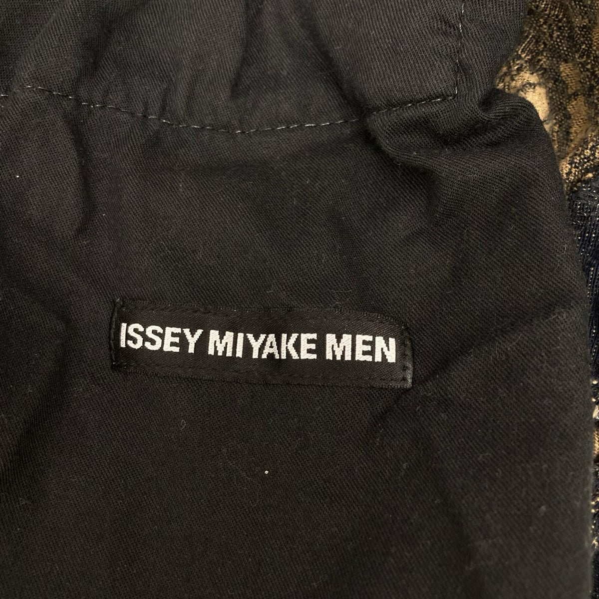 ISSEY MIYAKE MEN イッセイミヤケメン 12AW ME23FF174 ブルー グラフィックジャガード シワ加工 デニムパンツ ボトムス