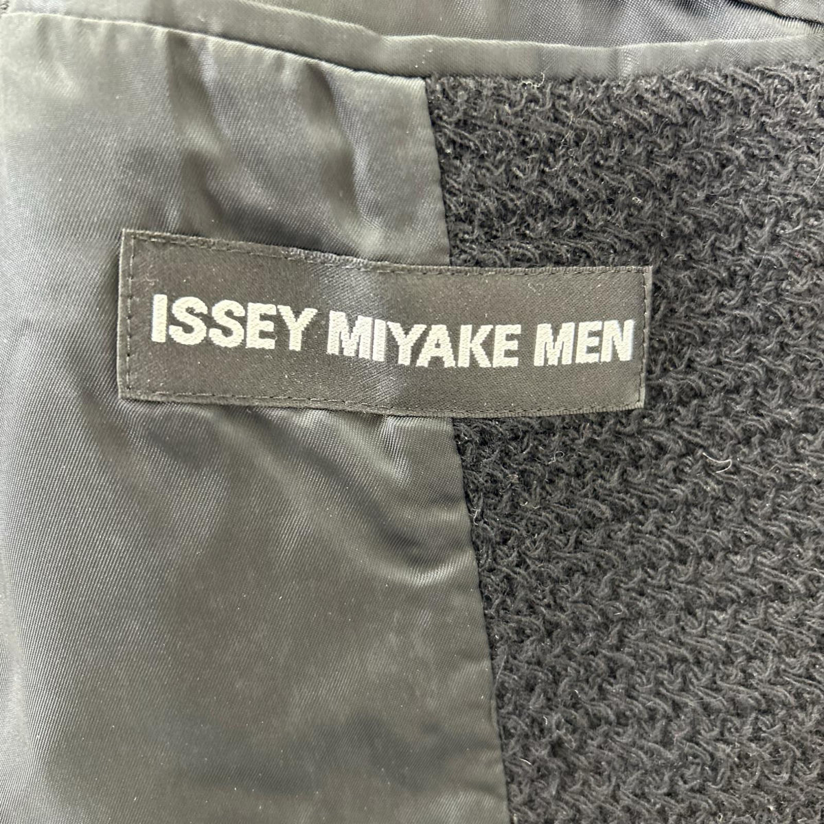 ISSEY MIYAKE MEN イッセイミヤケメン ME23FD071 ブラック ロングコート コート