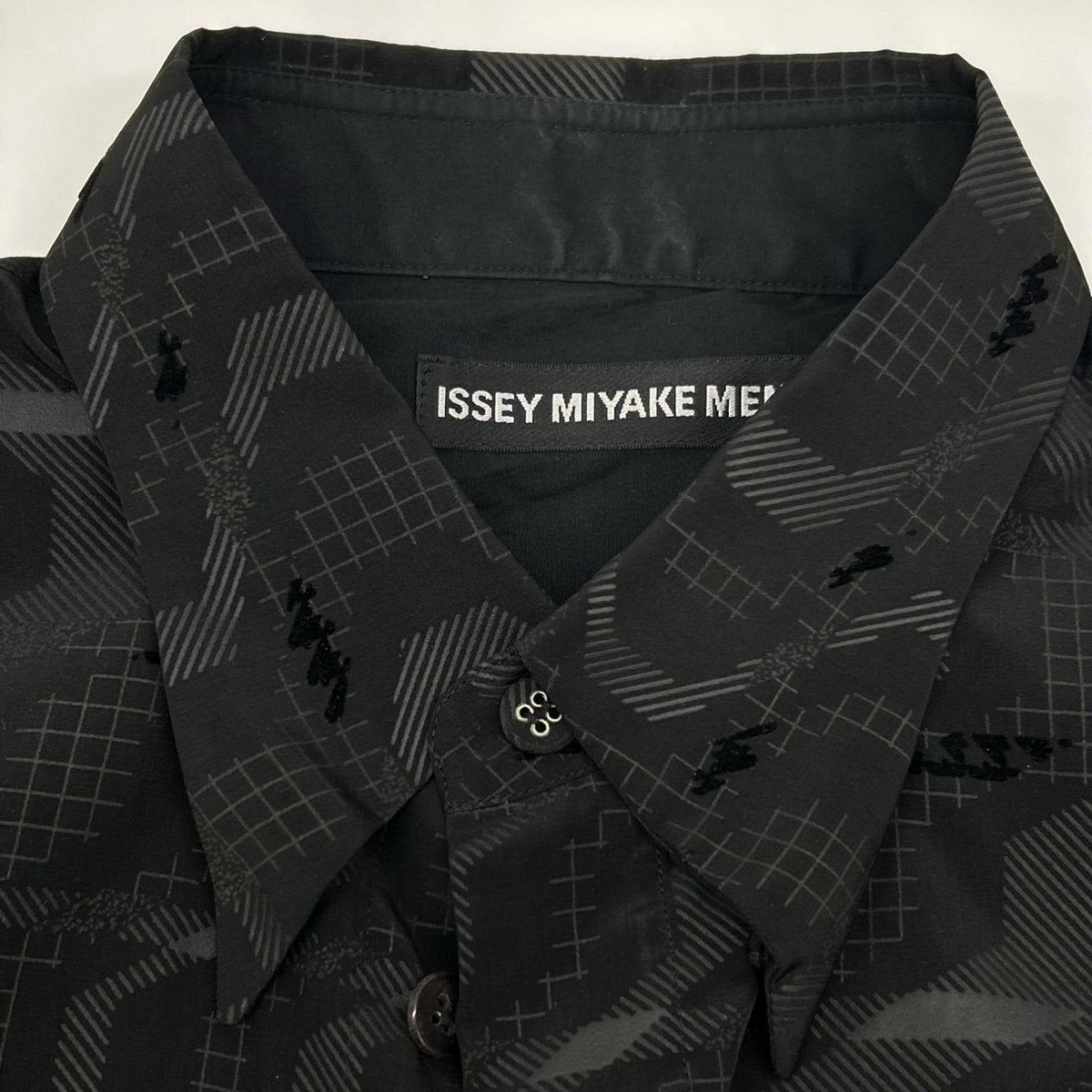 ISSEY MIYAKE MEN イッセイミヤケメン 15AW ブラック×グレー ME53FJ065 総柄 幾何学模様シャツ トップス