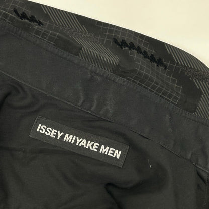 ISSEY MIYAKE MEN イッセイミヤケメン 15AW ブラック×グレー ME53FJ065 総柄 幾何学模様シャツ トップス