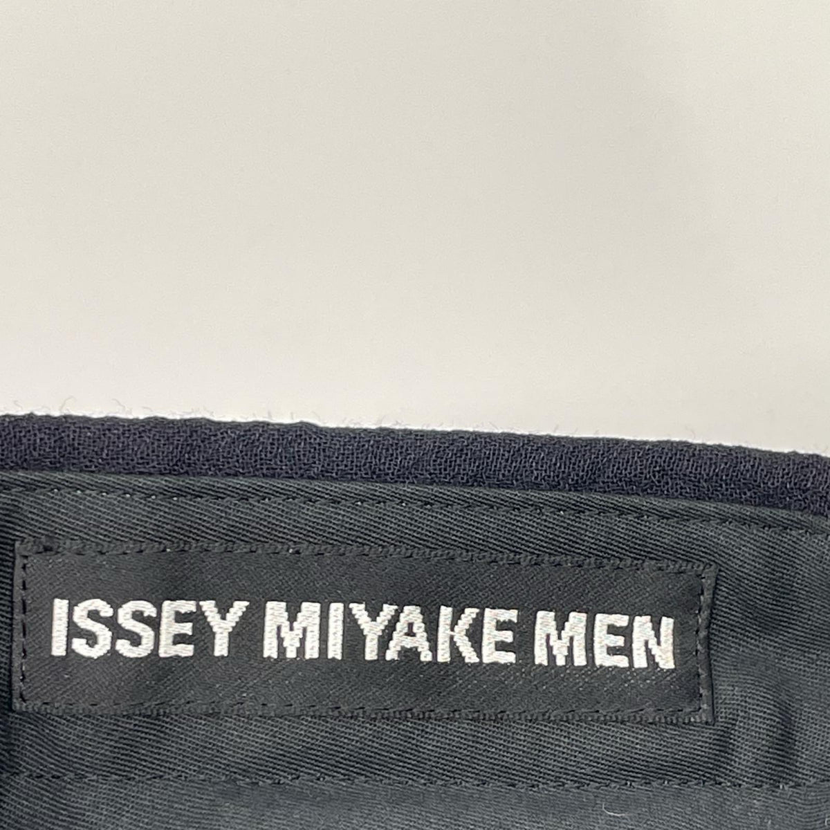 ISSEY MIYAKE MEN イッセイミヤケメン ネイビー ME21FF026 シワ加工 スラックス ボトムス