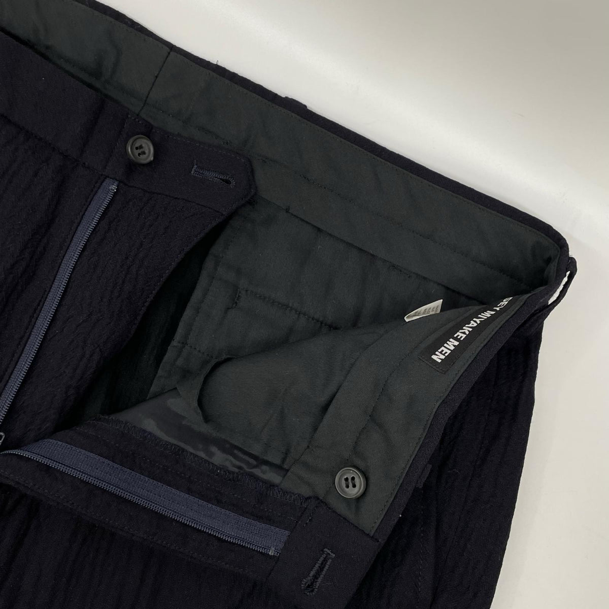 ISSEY MIYAKE MEN イッセイミヤケメン ネイビー ME21FF026 シワ加工 スラックス ボトムス