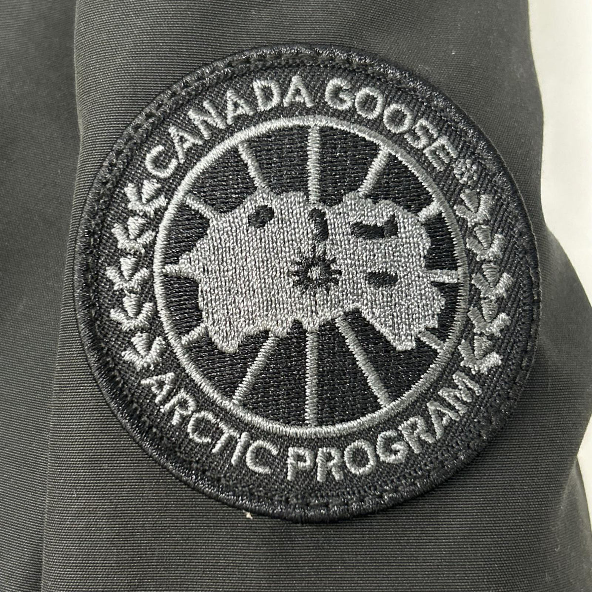 CANADA GOOSE カナダグース ブラック 2053MB Chateau Parka/シャトーパーカ ダウンジャケット ジャケット