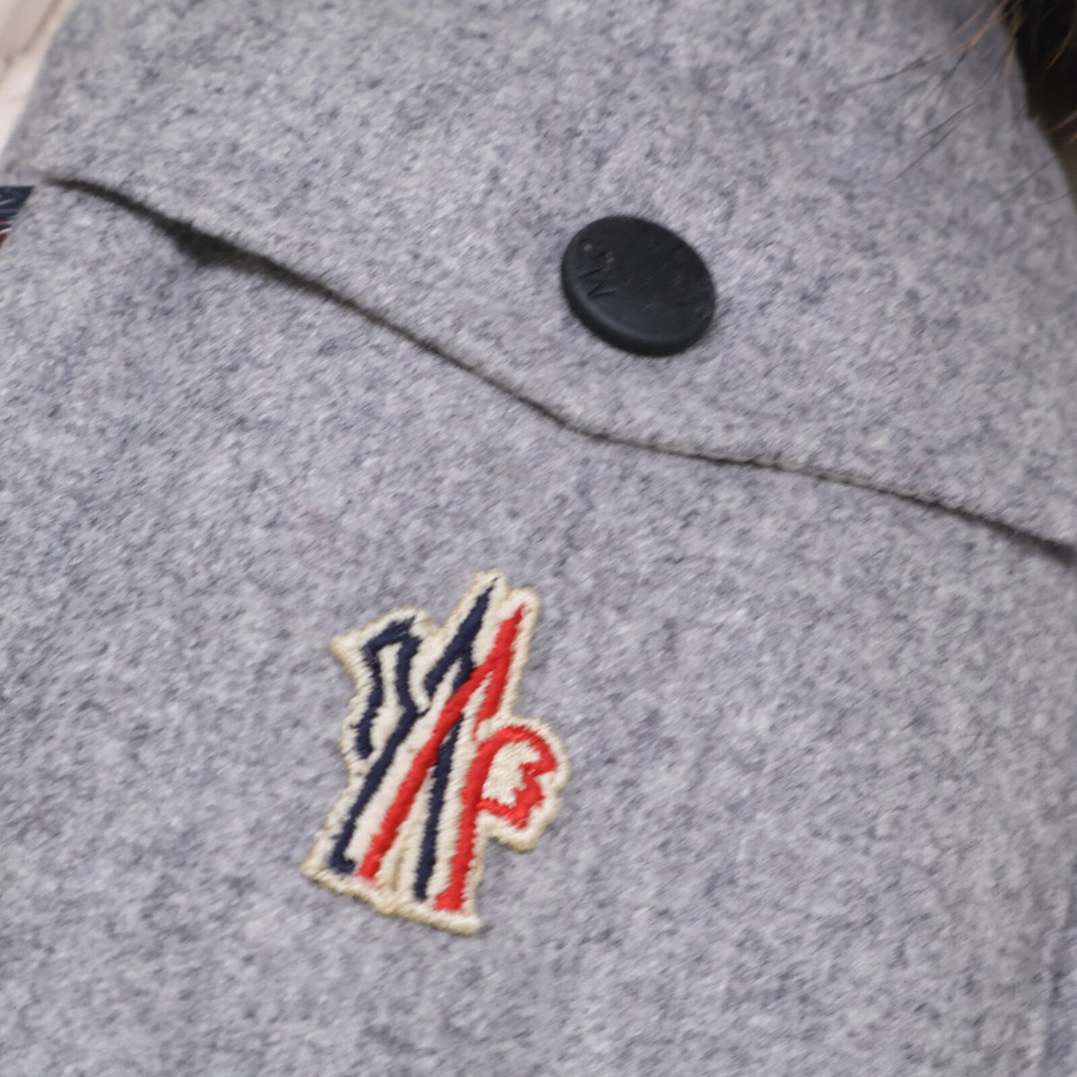 MONCLER モンクレール GRENOBLE グルノーブル COLMIANE ナイロン/ウール切替 ファー付フーディダウンジャケット ジャケット