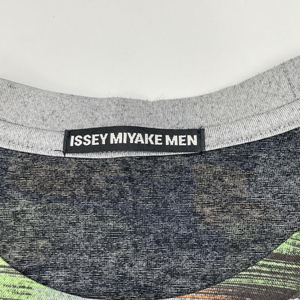 ISSEY MIYAKE MEN イッセイミヤケメン ME21JK448 総柄プリーツ Tシャツ トップス