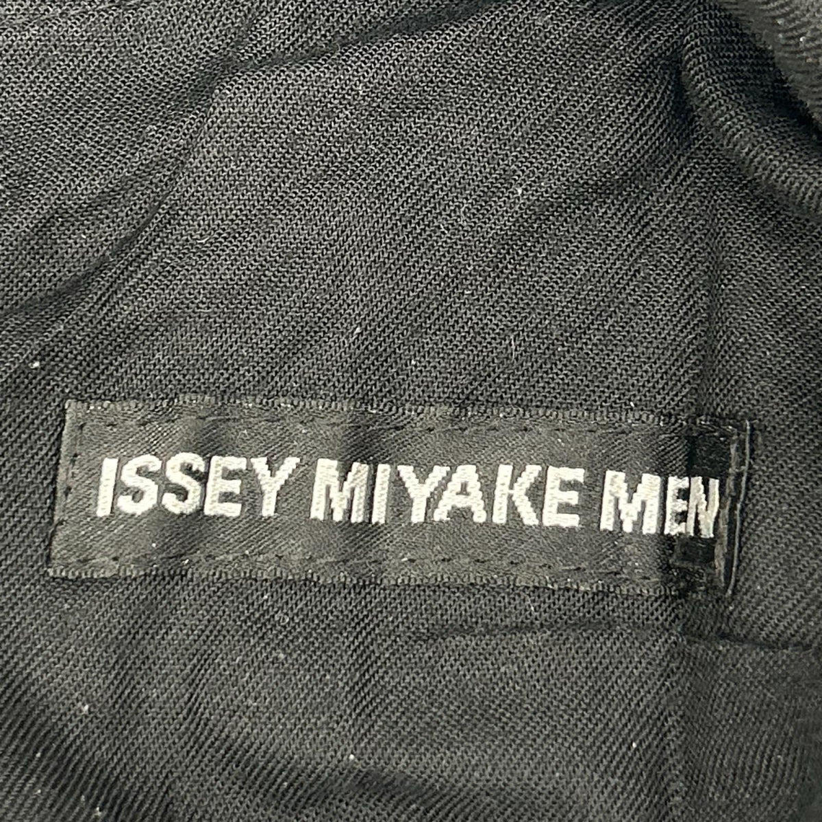 ISSEY MIYAKE MEN イッセイミヤケメン 14SS ME41FF145 ねじり加工 インディゴ染め ボタンフライ デニムパンツ ボトムス