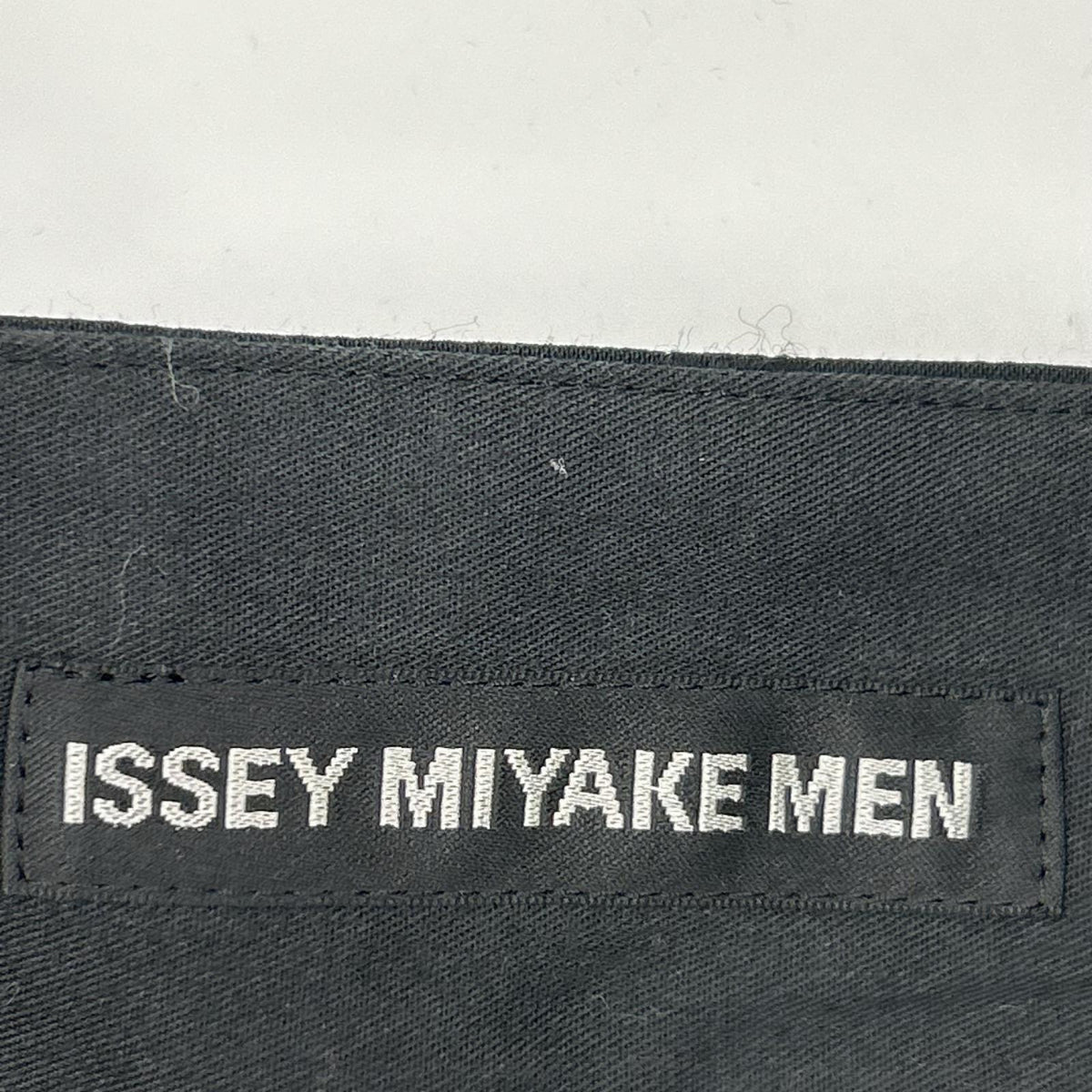 ISSEY MIYAKE MEN イッセイミヤケメン 18SS ブラック ME81FF238 ネットカット ジャカード デザイン テーパードパンツ ボトムス