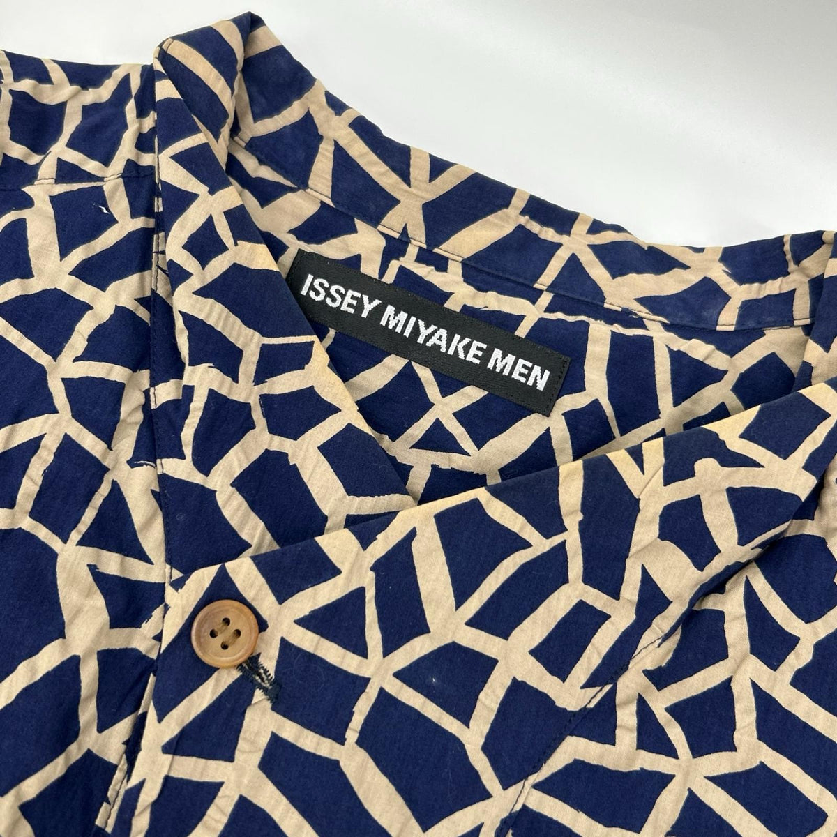 ISSEY MIYAKE MEN イッセイミヤケメン 18SS ME81FJ073 ネットカット シワ加工 総柄 長袖シャツ トップス
