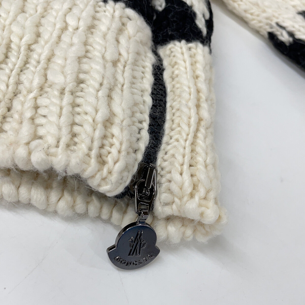 MAGLIONE 羊毛侧拉链针织上衣 S
