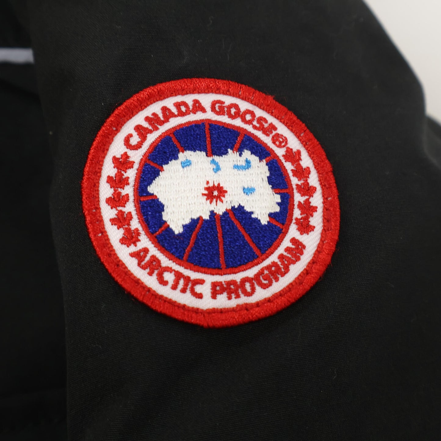 CANADA GOOSE カナダグース 【国内正規（株）サザビーリーグ】4595K フード付ダウンジャケット ジャケット 2-3