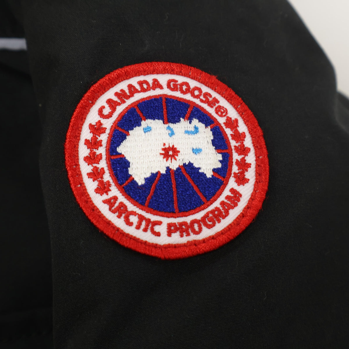 CANADA GOOSE カナダグース 【国内正規（株）サザビーリーグ】4595K フード付ダウンジャケット ジャケット