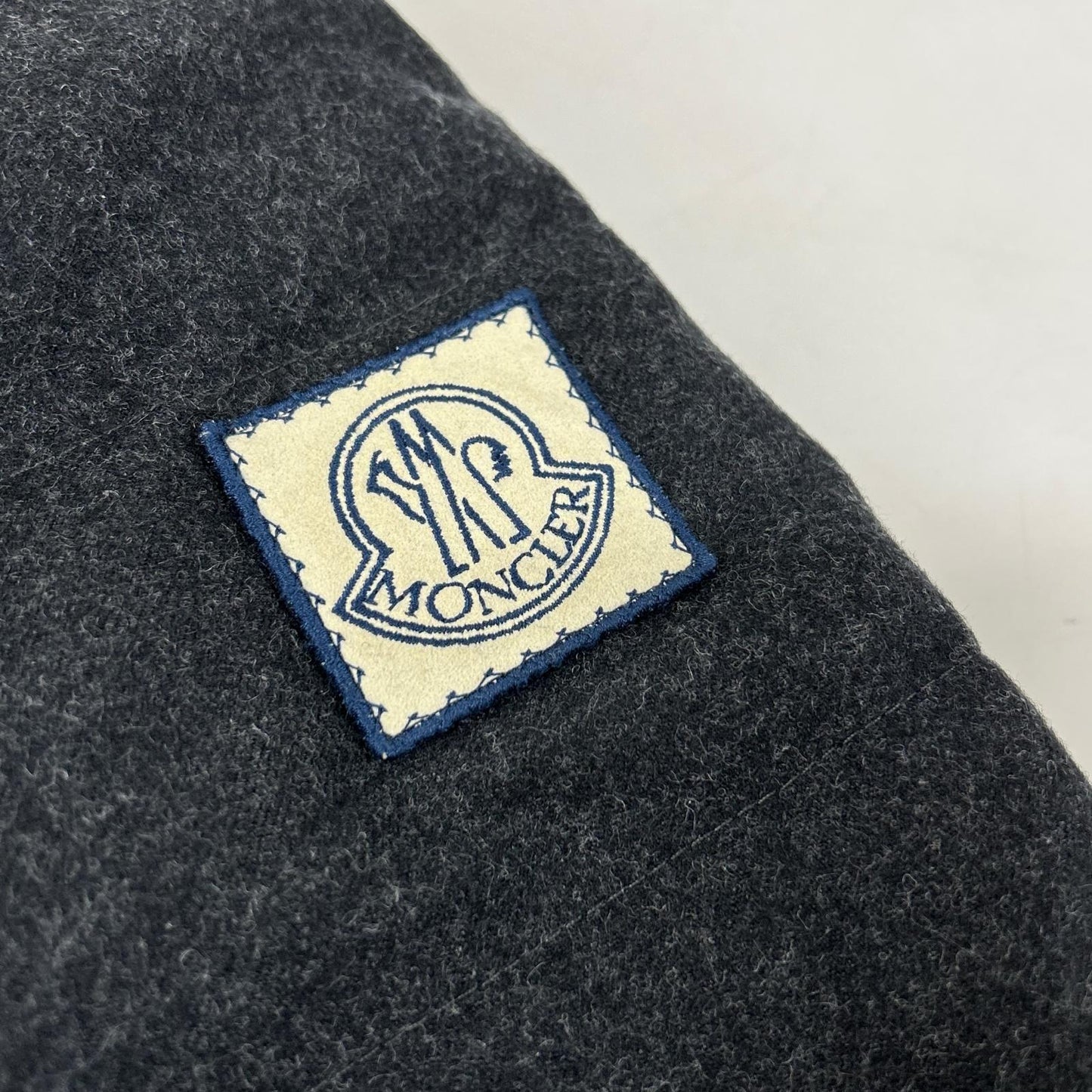 MONCLER 盟可睐 GAMME BLUE 线 GAMME BLUE 123914132080 袖部拼接 部分麂皮 连帽羽绒夹克 夹克