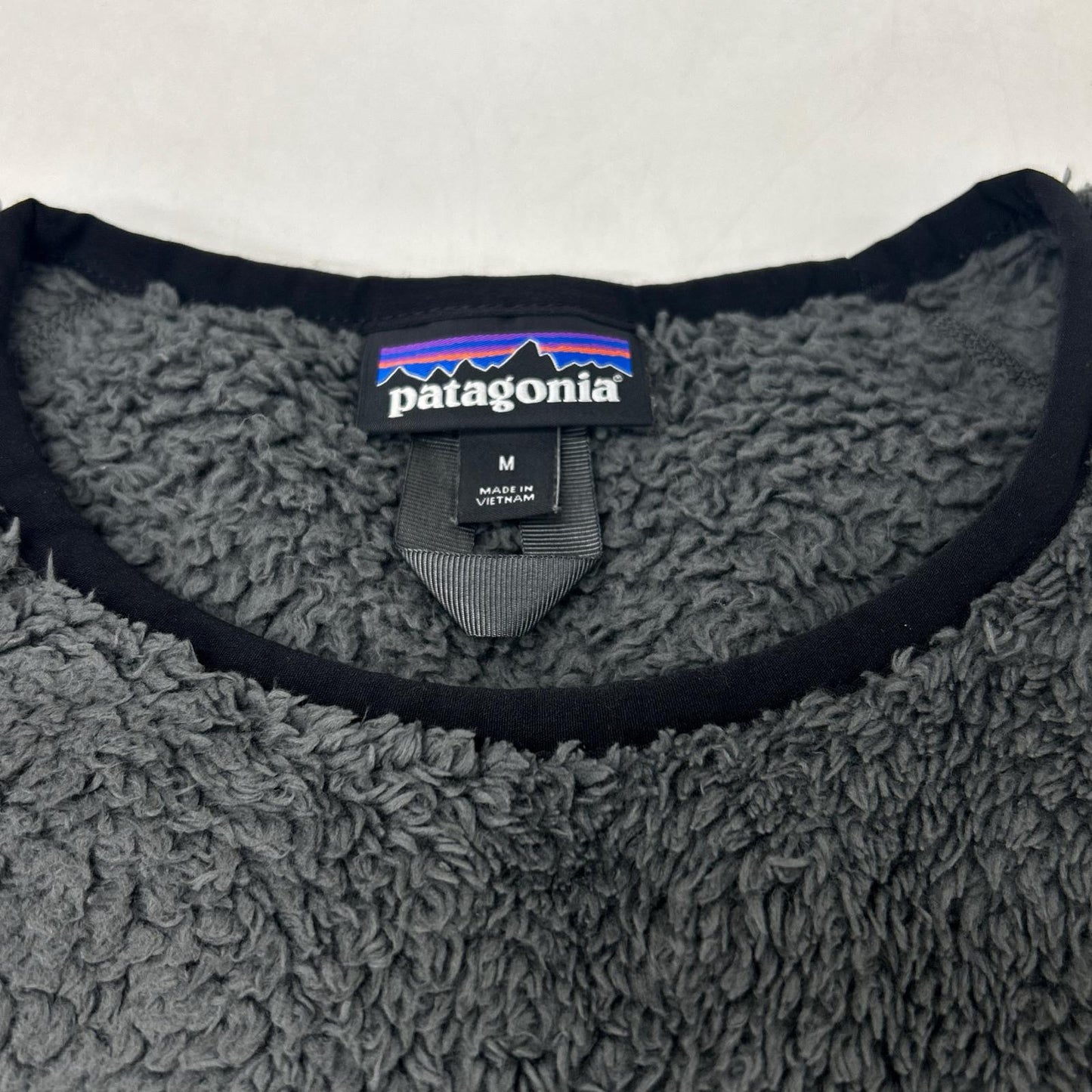 Patagonia パタゴニア 25895FA19 グレー ロスガトスクルー フリース トップス
