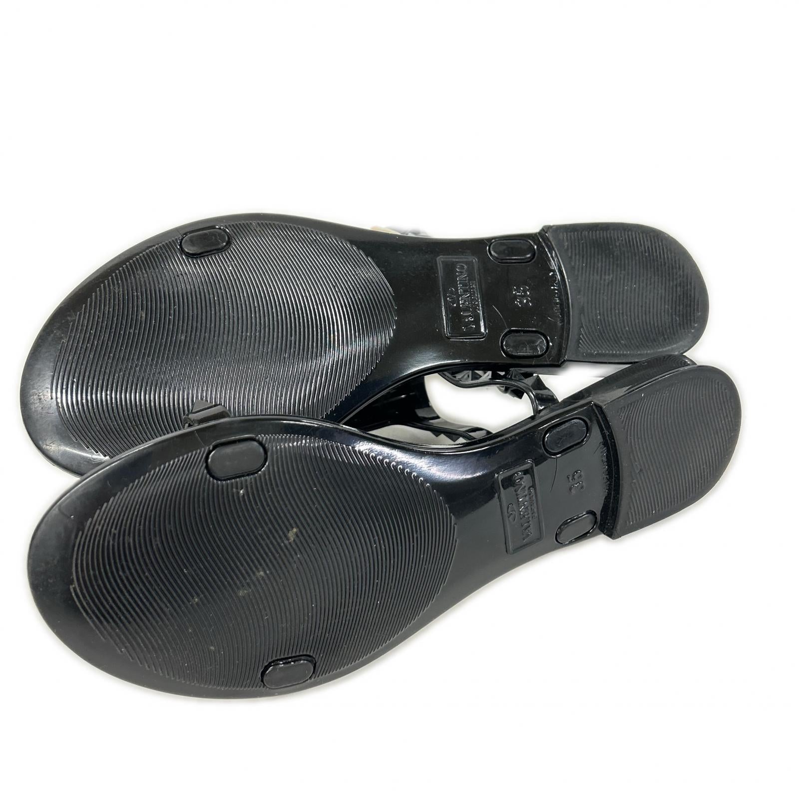 【美品】GWS00549 APVP01 Rockstud 铆钉带平底凉鞋 35 女士