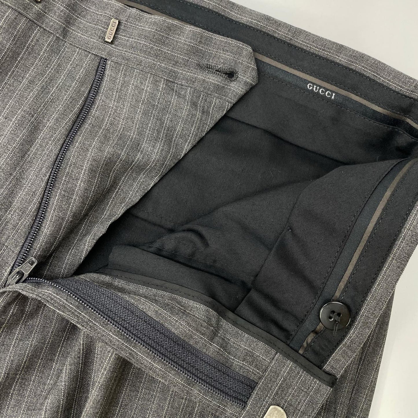 GUCCI グッチ グレー ウール ストライプ シングル 3B スーツ スーツ セットアップ