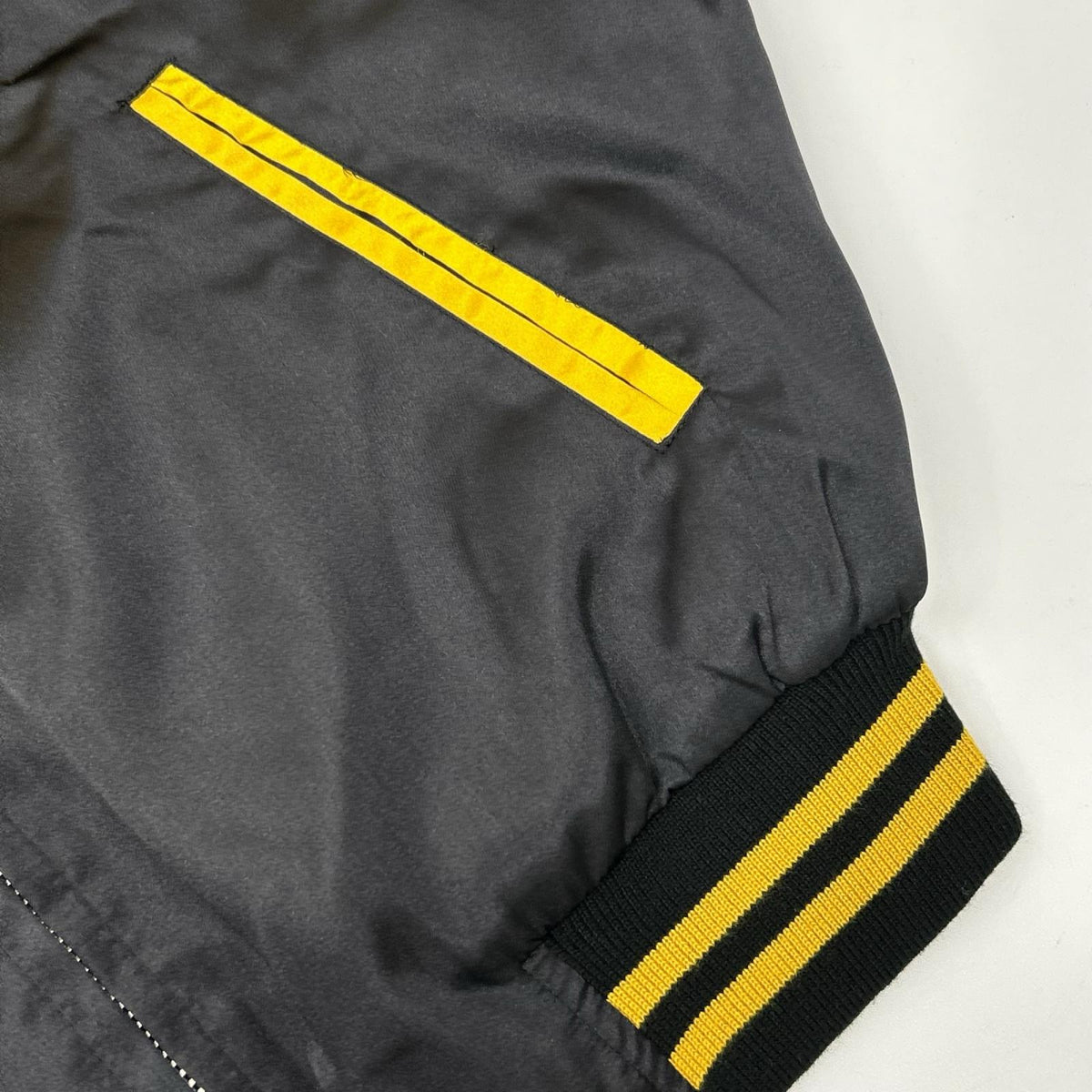その他ブランド 【LONDON F.B.】イエロー×ブラック サテン スカジャン ジャケット