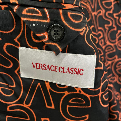 VERSACE CLASSIC ヴェルサーチクラシック ブラック スエード 裏地総柄ロゴ テーラードジャケット ジャケット