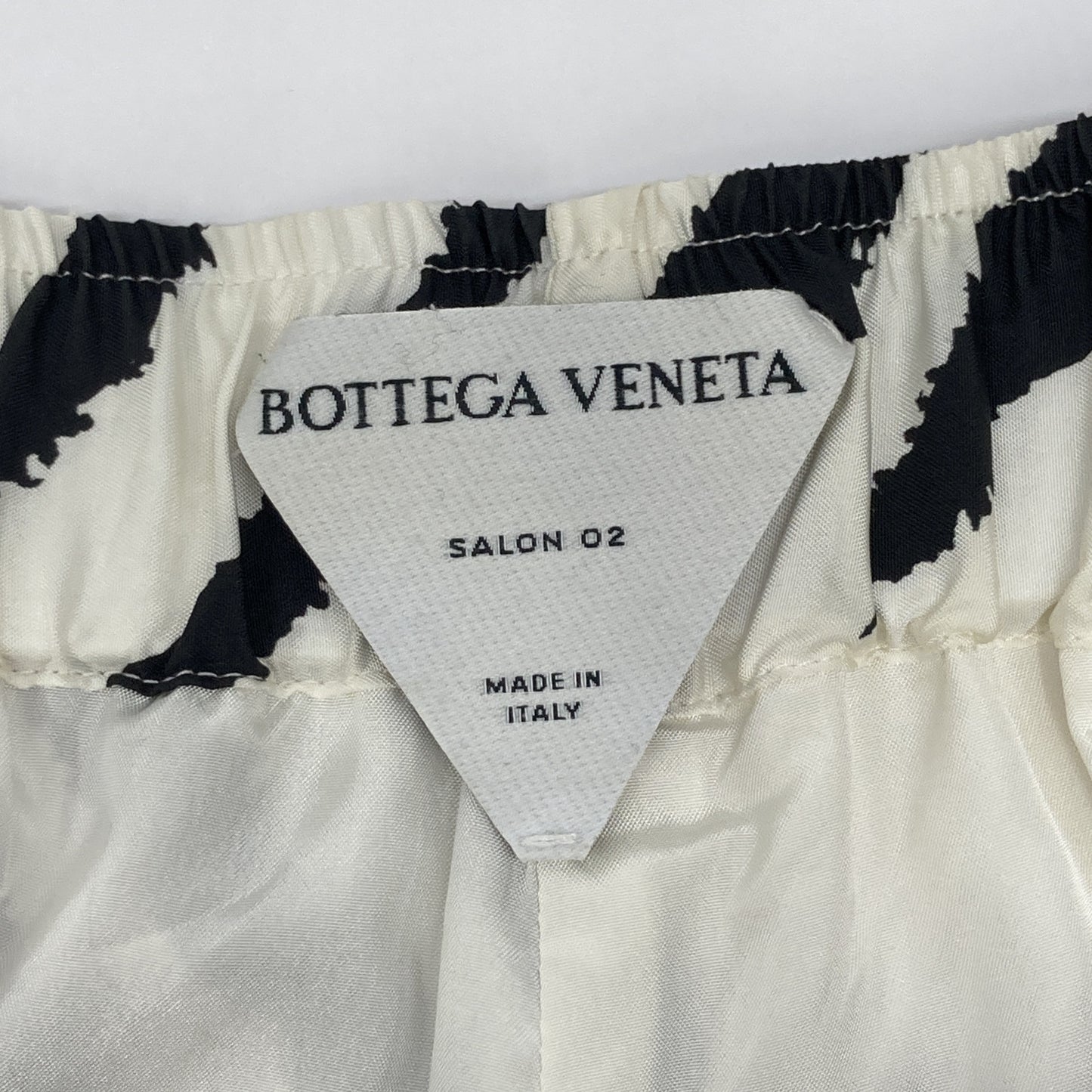 BOTTEGA VENETA ボッテガヴェネタ 21年 673540 ゼブラ柄 ショートパンツ ボトムス