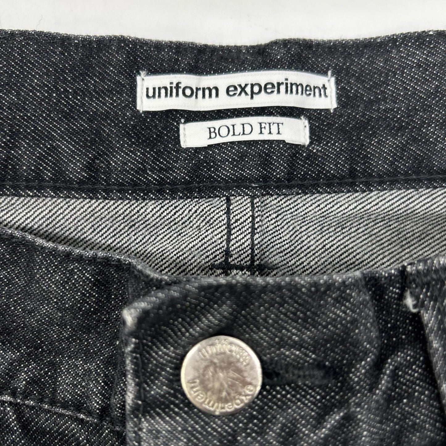 uniform experiment ユニフォームエクスペリメント 252053 WASHED DENIM BOLD-FIT JEANS ボトムス