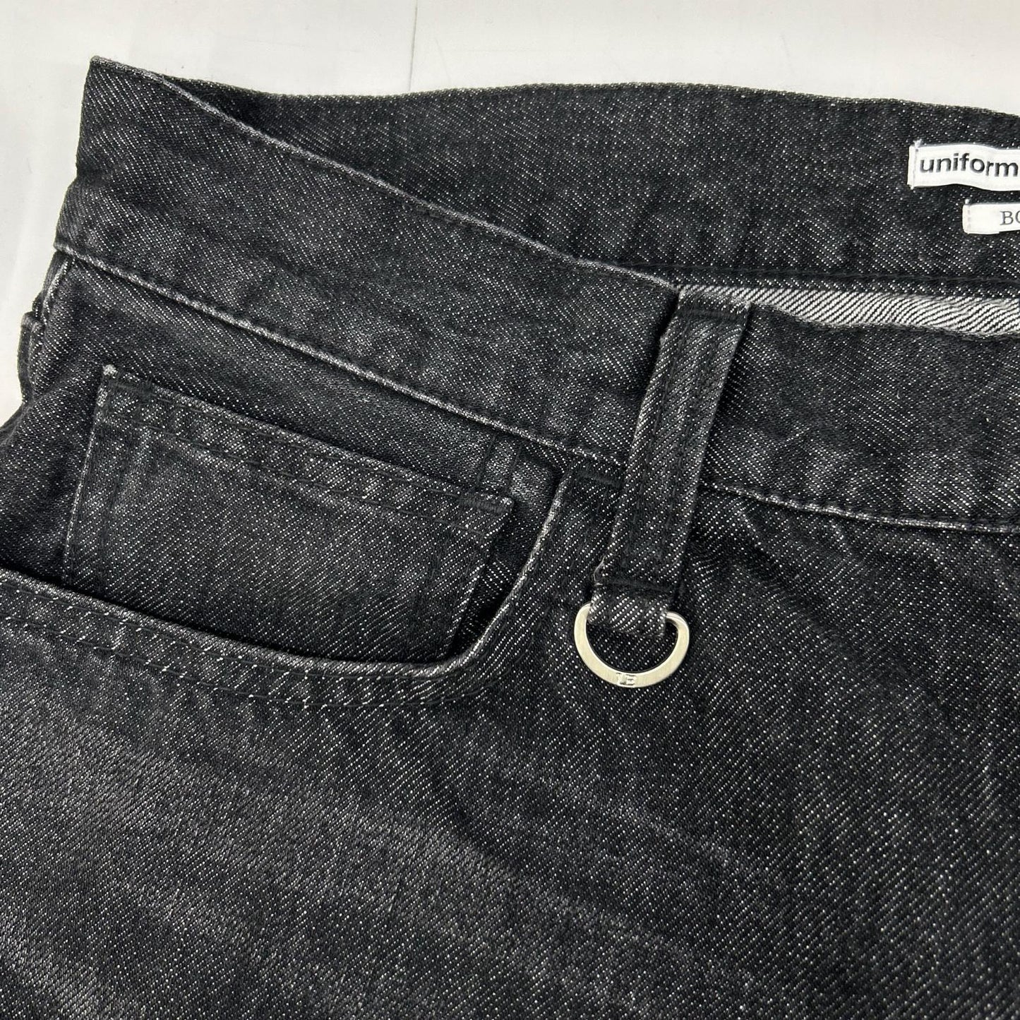 uniform experiment ユニフォームエクスペリメント 252053 WASHED DENIM BOLD-FIT JEANS ボトムス