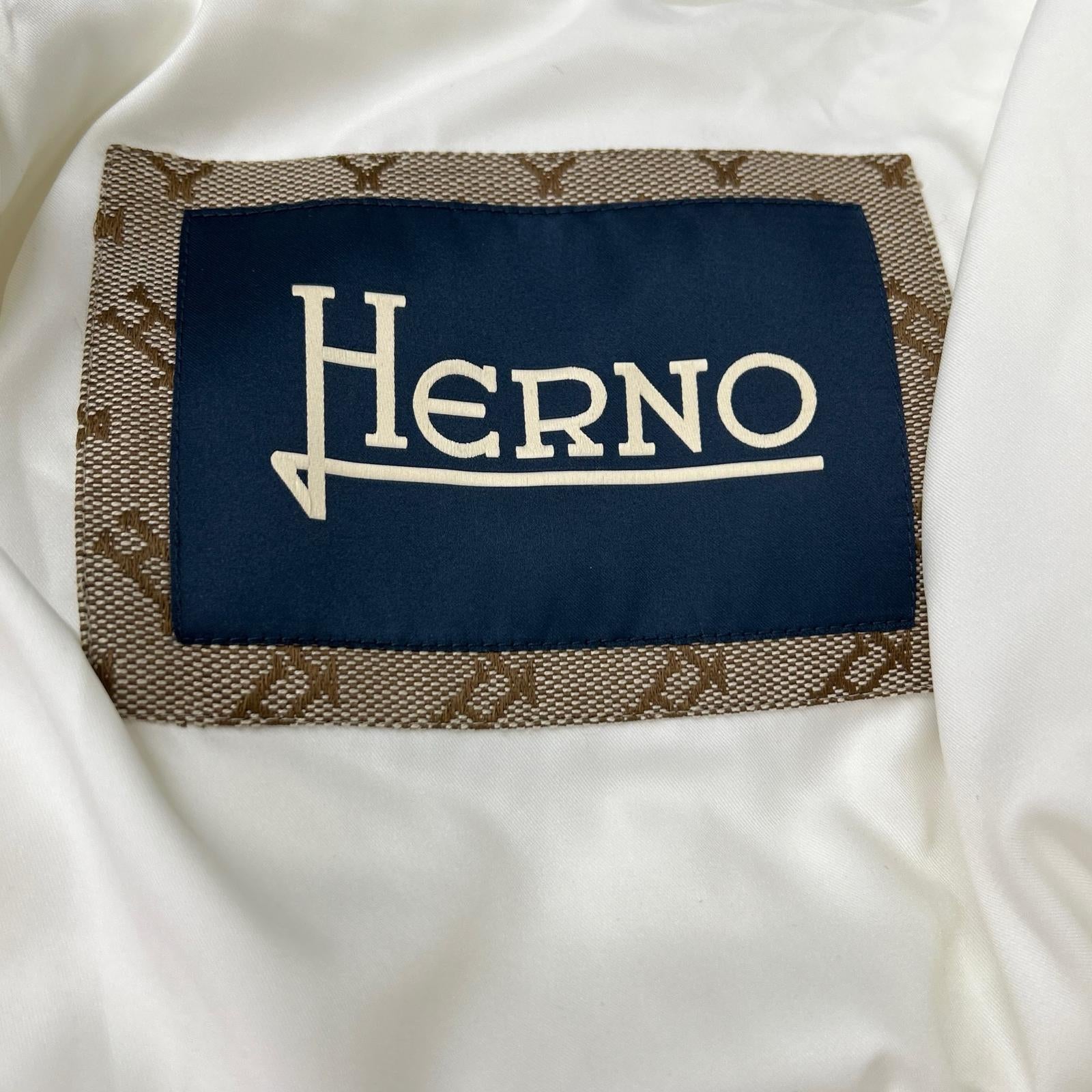 HERNO 赫尔诺 PI001019U 白色防泼水涤纶羽绒夹克 上衣