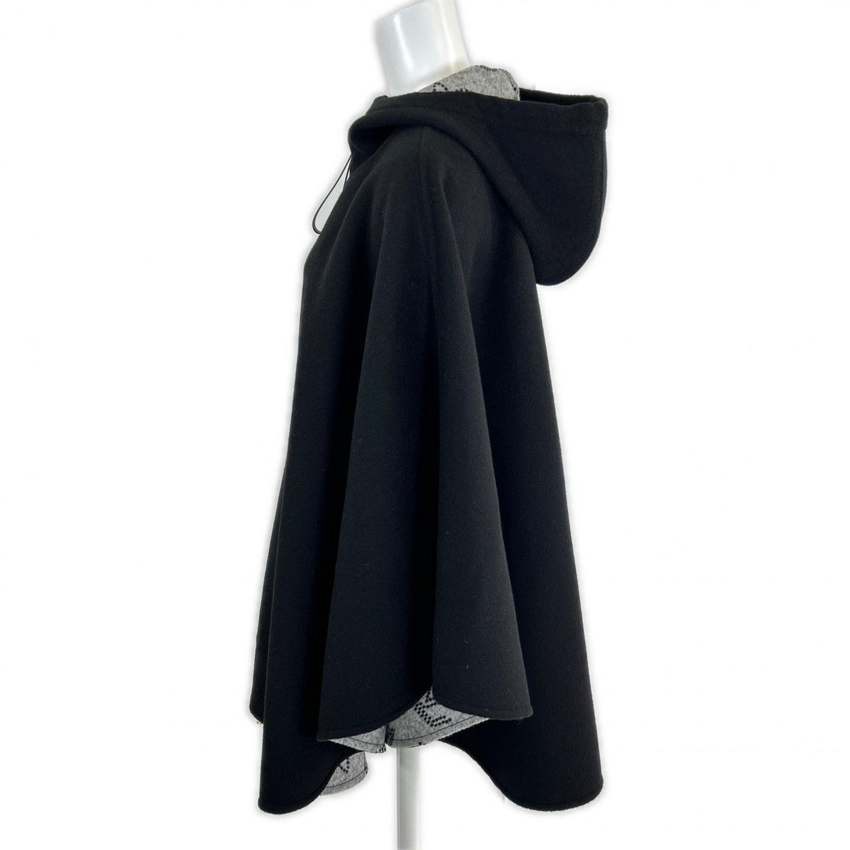 近全新 国内专柜 25AW FSCO08 Mahina Monogram 双面斗篷/披肩 斗篷 披肩 TU 女士