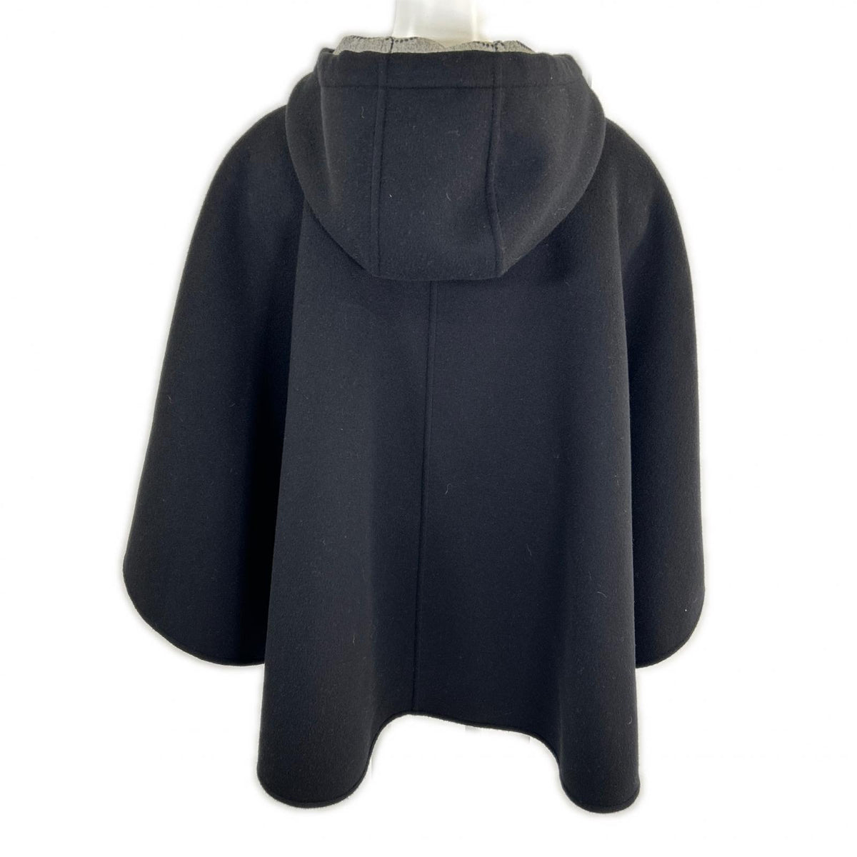 近全新 国内专柜 25AW FSCO08 Mahina Monogram 双面斗篷/披肩 斗篷 披肩 TU 女士