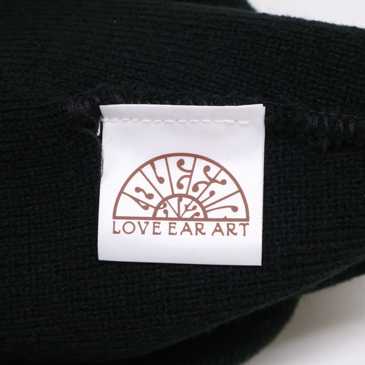LOVE EAR ART ラブイヤーアート 【美品】ロゴ刺繍 ニット帽 帽子