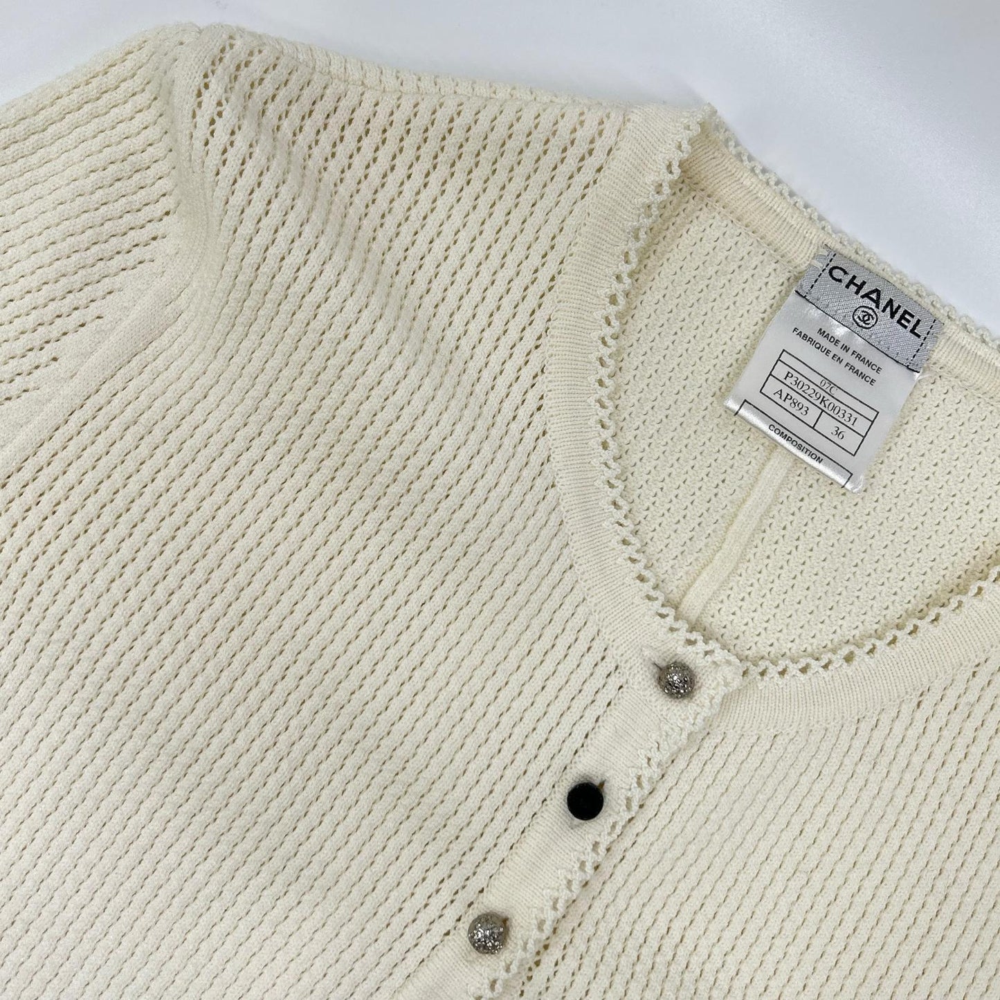 CHANEL シャネル 07年クルーズコレクション　07C P30229K00331 ホワイト ビジュー釦 カーディガン トップス
