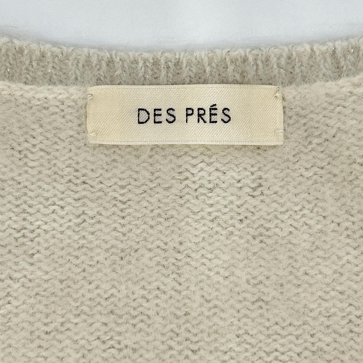 DES PRES Des Prés 22-02-44-02307 white fox cashmere V-neck pullover knit top
