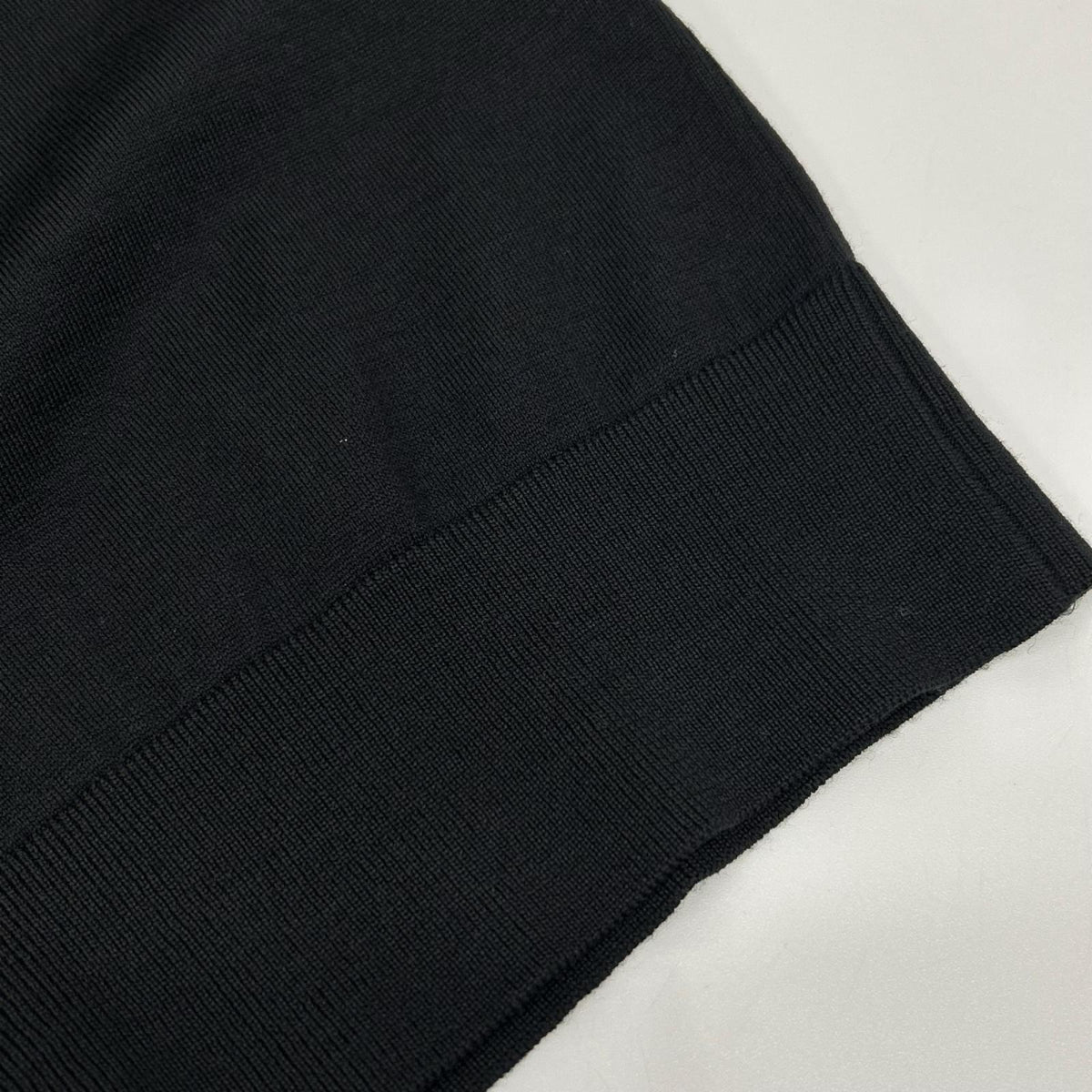 Dior HOMME Chris Van Assche Era 763M648KT637 Black Trimmed Knit Top